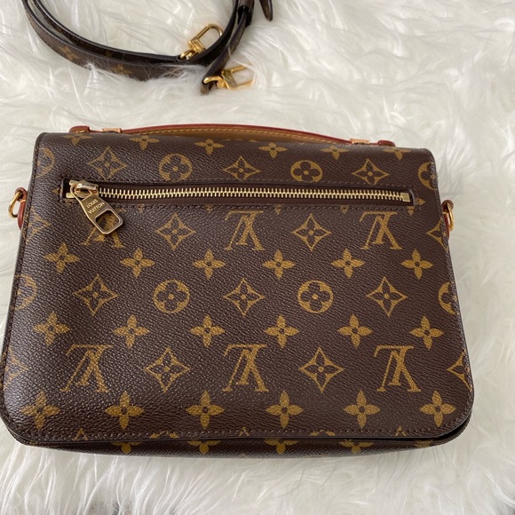 Louis Vuitton Pochette Metis - Picture 4 of 14